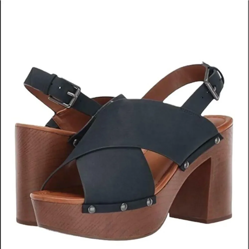 Indigo rd. Black Clogs Platform Chunky Heel Block Heel Sandals Black size 8